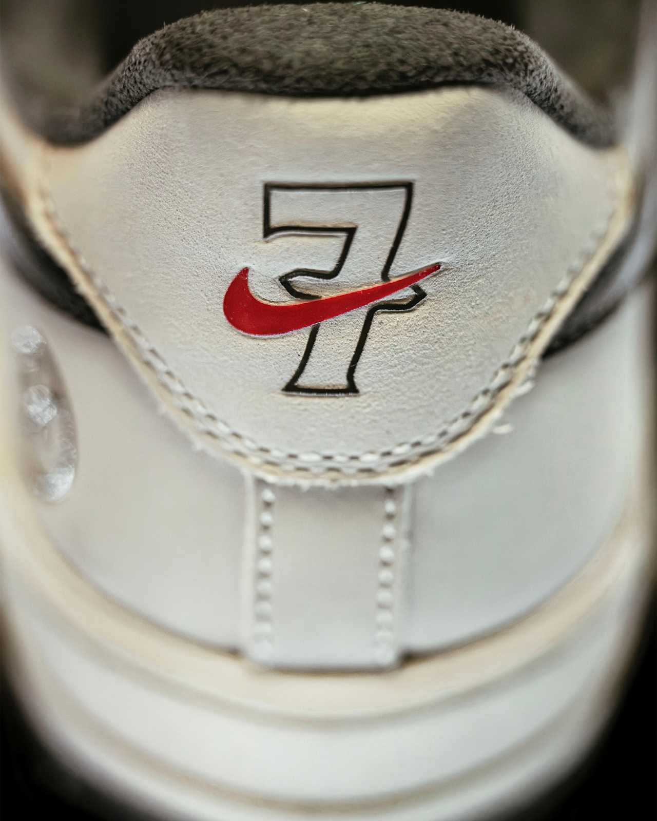 NIKE公式】ナイキ SB エア フォース 1 LOW 'Light Bone and Iron Grey